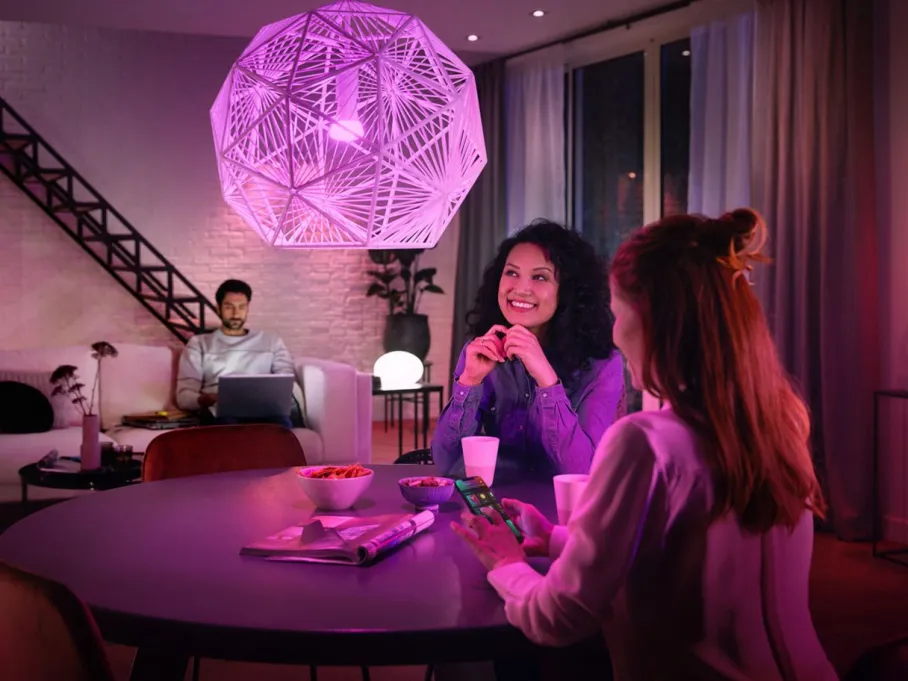 Philips Hue Zestaw startowy: 4 inteligentne żarówki E27 (1100) + regulator przyciemniania* Zestawy Startowe